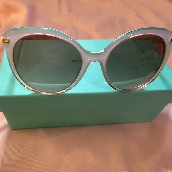 Tiffany & Co. Pink frame Sunglasses - Picture 2 of 6